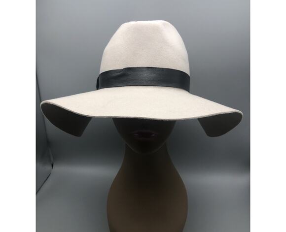 MSRP $133 Women’s Hat Attack Ava Felted 100% Wool Hat Beige Size O/S USA *READ